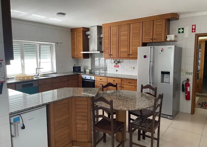 בית נופש Dorms & Doubles