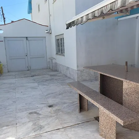 Casa de Férias Dorms & Doubles