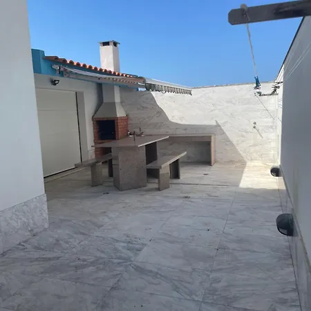 Dorms & Doubles Casa de Férias Peniche